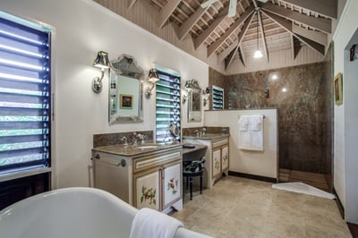 Luxury Villa Photo #26