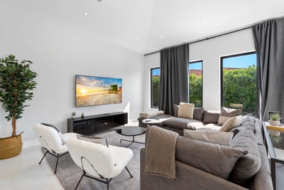 Luxury Villa Photo #25