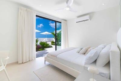 Luxury Villa Photo #31