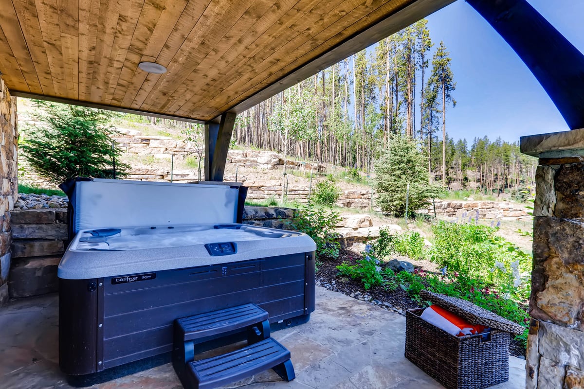 Enjoy your private hot tub with wooded views - Image 14