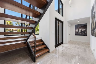 Luxury Villa Photo #30