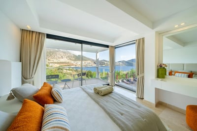 Luxury Villa Photo #34