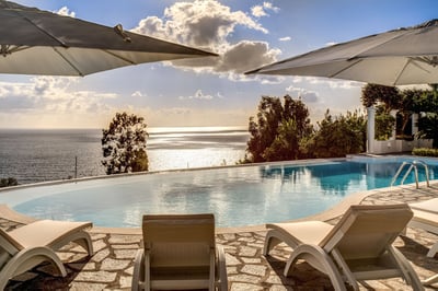 Luxury Villa Photo #4