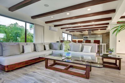 Luxury Villa Photo #17
