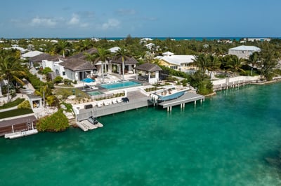 Luxury Villa Photo #48