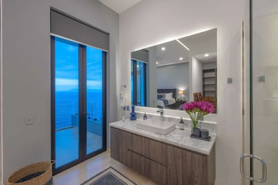 Luxury Villa Photo #39