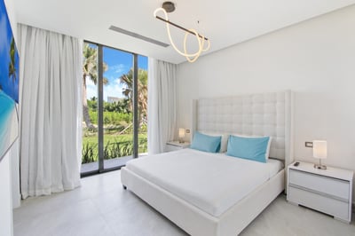 Luxury Villa Photo #43