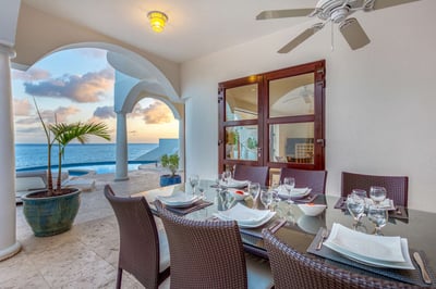 Luxury Villa Photo #13