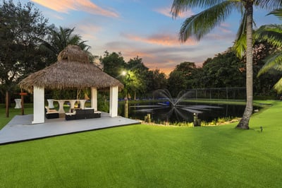 Luxury Villa Photo #17