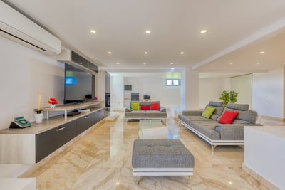 Luxury Villa Photo #21