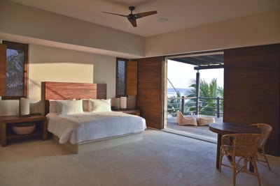 Luxury Villa Photo #27