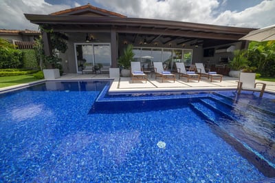Luxury Villa Photo #7