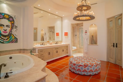 Luxury Villa Photo #38