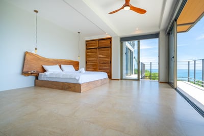 Luxury Villa Photo #47