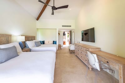 Luxury Villa Photo #24