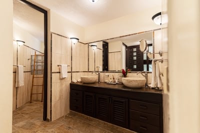 Luxury Villa Photo #28