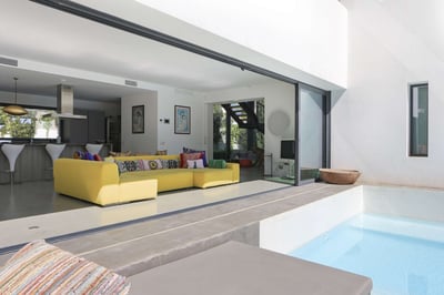 Luxury Villa Photo #8