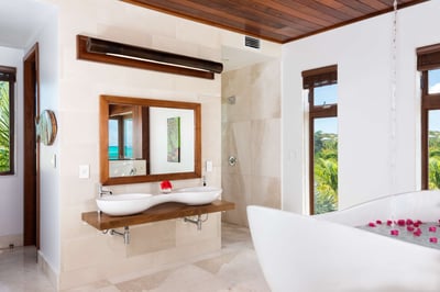 Luxury Villa Photo #16