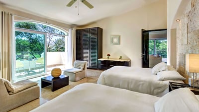 Luxury Villa Photo #14