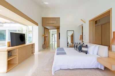 Luxury Villa Photo #36