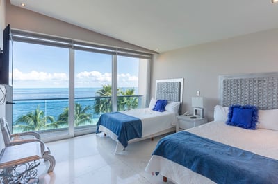 Luxury Villa Photo #29