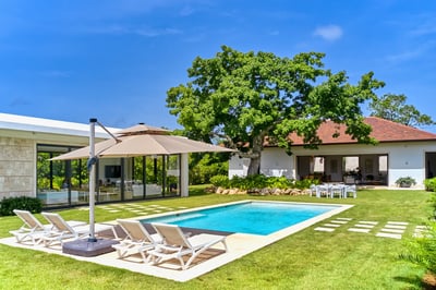 Luxury Villa Photo #2