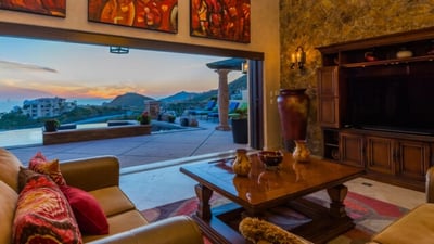 Luxury Villa Photo #20