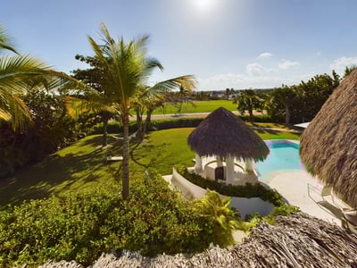 Luxury Villa Photo #4