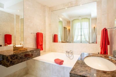 Luxury Villa Photo #18