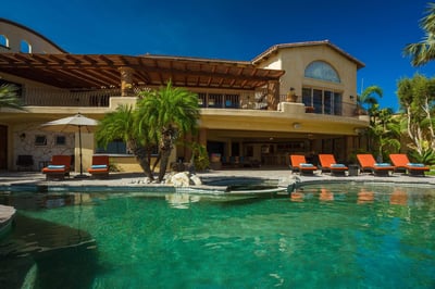 Luxury Villa Photo #3