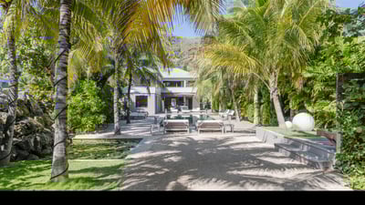 Luxury Villa Photo #13