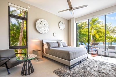Luxury Villa Photo #11
