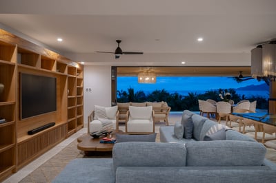 Luxury Villa Photo #24