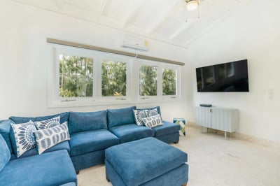 Luxury Villa Photo #17
