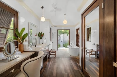 Luxury Villa Photo #33