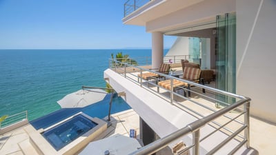 Luxury Villa Photo #35