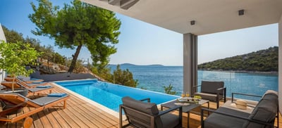 Luxury Villa Photo #8