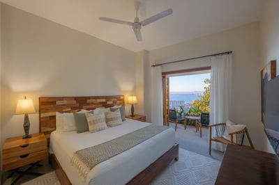 Luxury Villa Photo #42