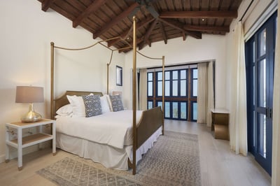 Luxury Villa Photo #31
