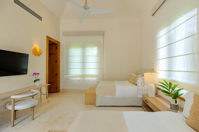 Luxury Villa Photo #47