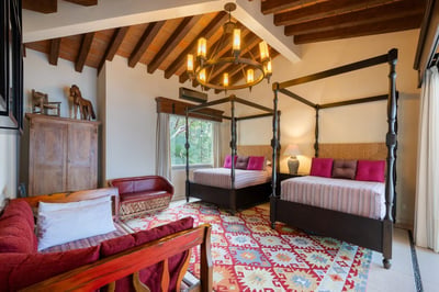 Luxury Villa Photo #34