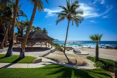 Luxury Villa Photo #3