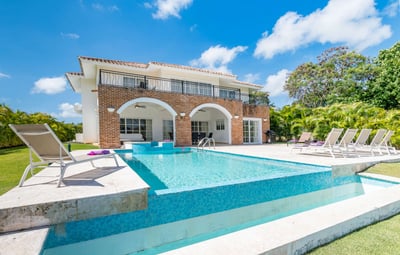 Luxury Villa Photo #2