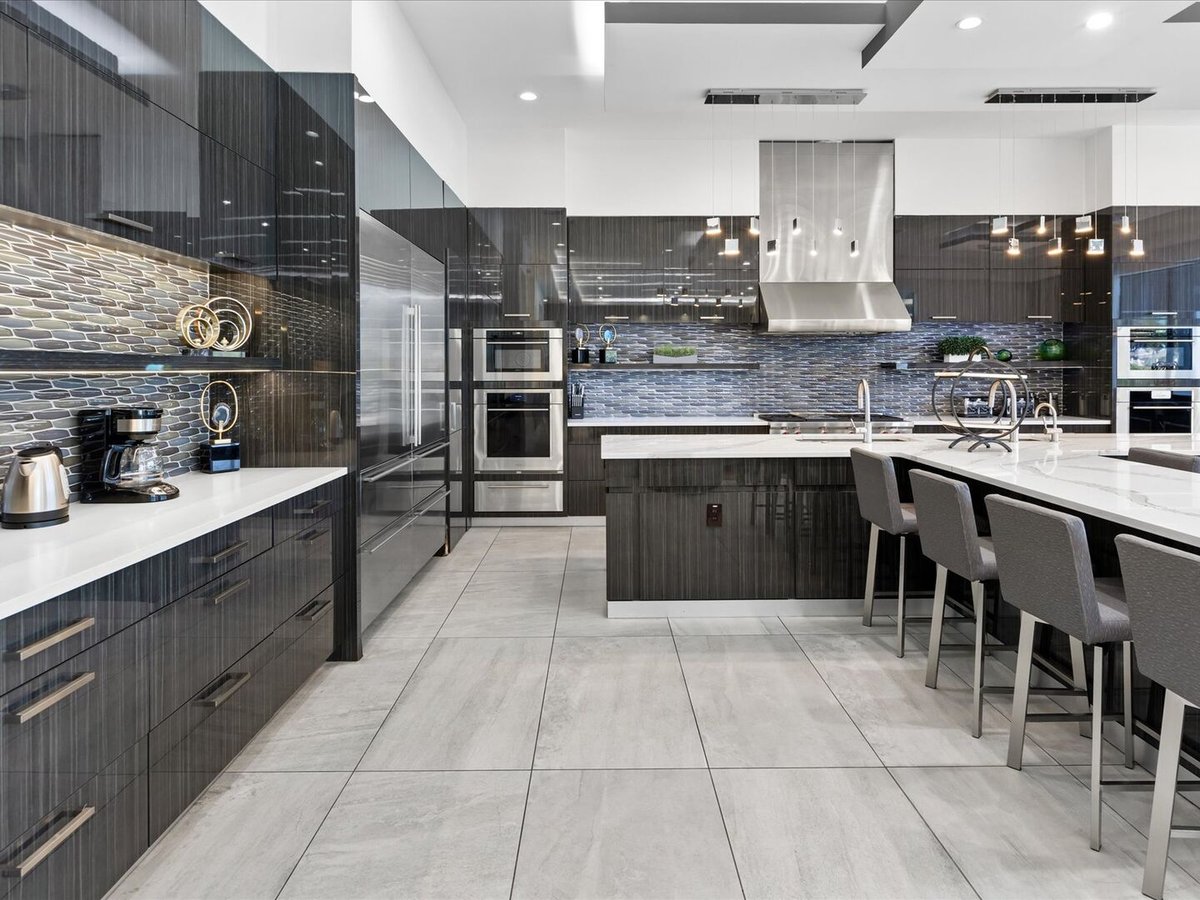 Unforgettable Utopia