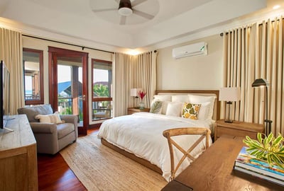 Luxury Villa Photo #18