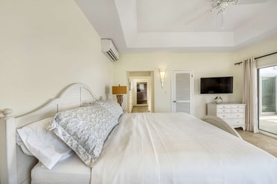 Luxury Villa Photo #27