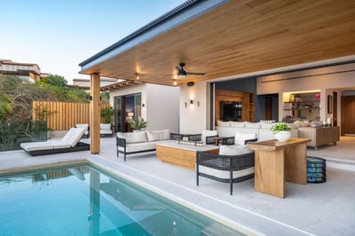 Luxury Villa Photo #4
