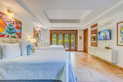 Luxury Villa Photo #28