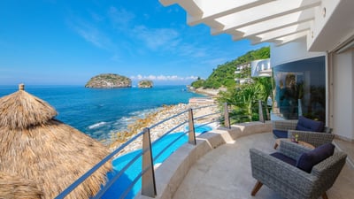 Luxury Villa Photo #33