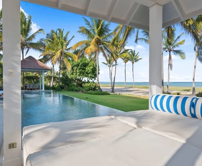 Luxury Villa Photo #5